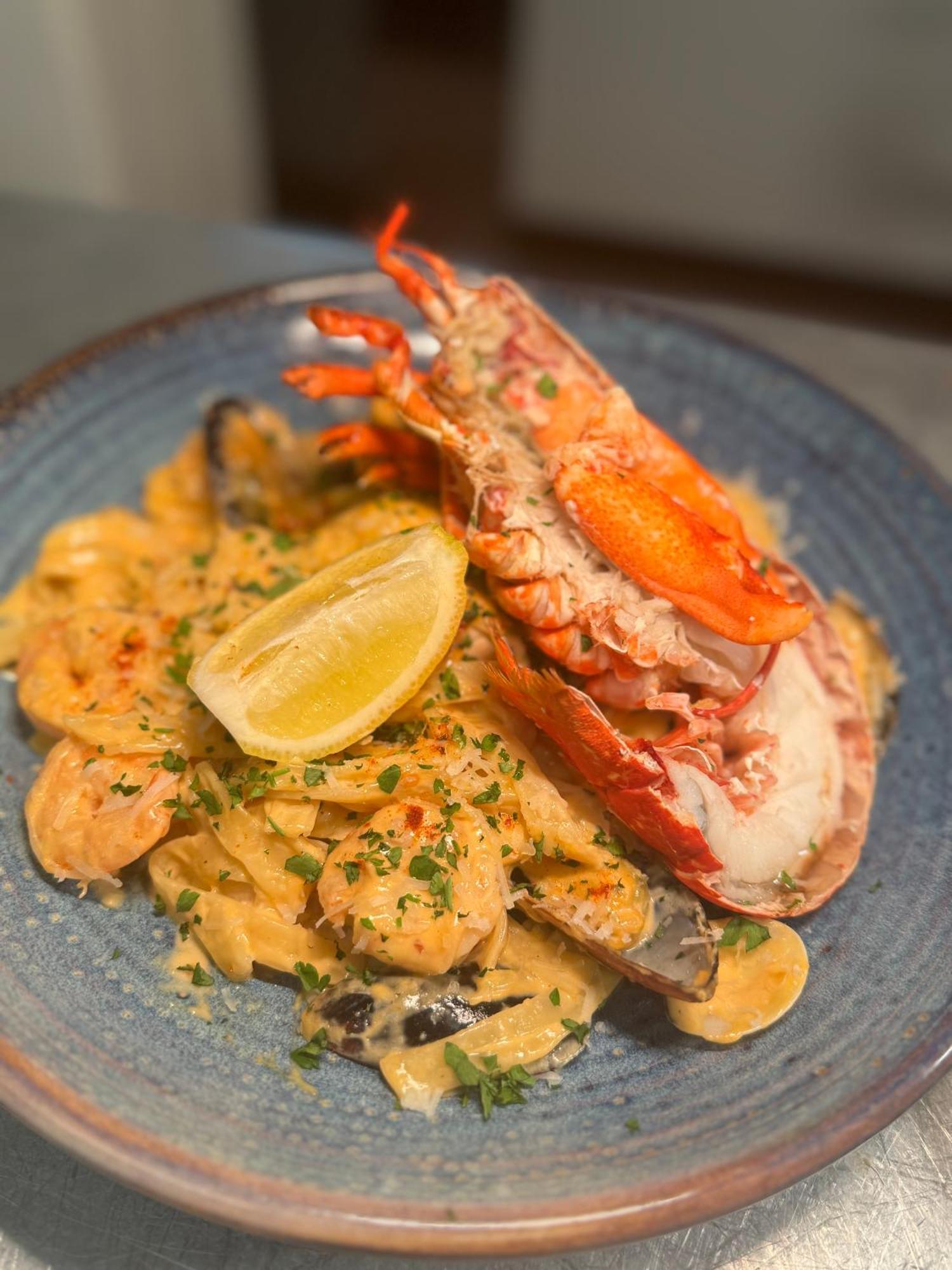 The Harbour Bar & Bistro 호텔 세매즈베이 외부 사진