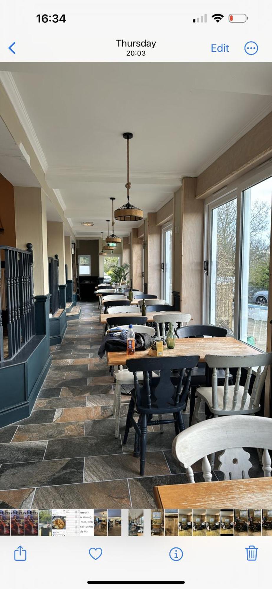 The Harbour Bar & Bistro 호텔 세매즈베이 외부 사진